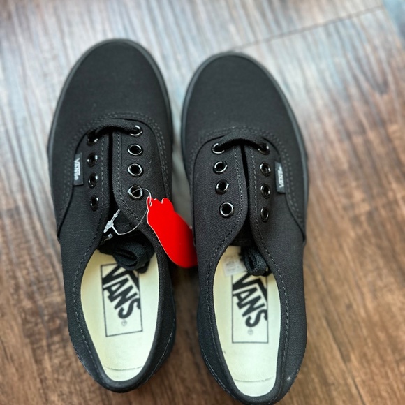 New in Box • Vans • Authentic Shoe • Black • Size 5.5 - Picture 5 of 8